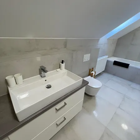 Apartment, 4 Rooms, Living Room, Eating Room, 8-10 Persons, Centre, Grand Vinohrady Lägenhet