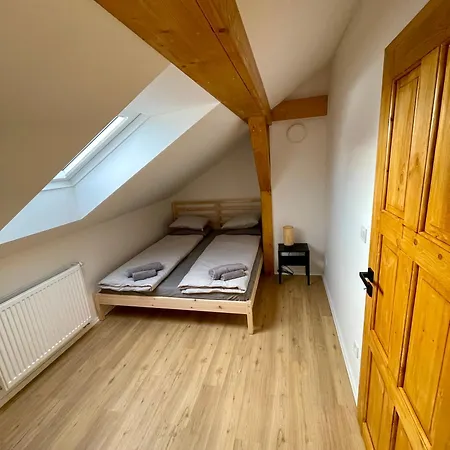 Apartment, 4 Rooms, Living Room, Eating Room, 8-10 Persons, Centre, Grand Vinohrady Lägenhet