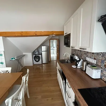Lägenhet Apartment, 4 Rooms, Living Room, Eating Room, 8-10 Persons, Centre, Grand Vinohrady